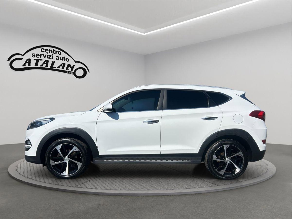 Hyundai Tucson 1.7 CRDi XPossible (2)