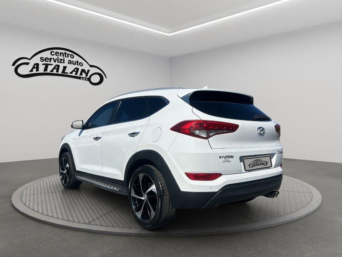 Hyundai Tucson 1.7 CRDi XPossible (3)