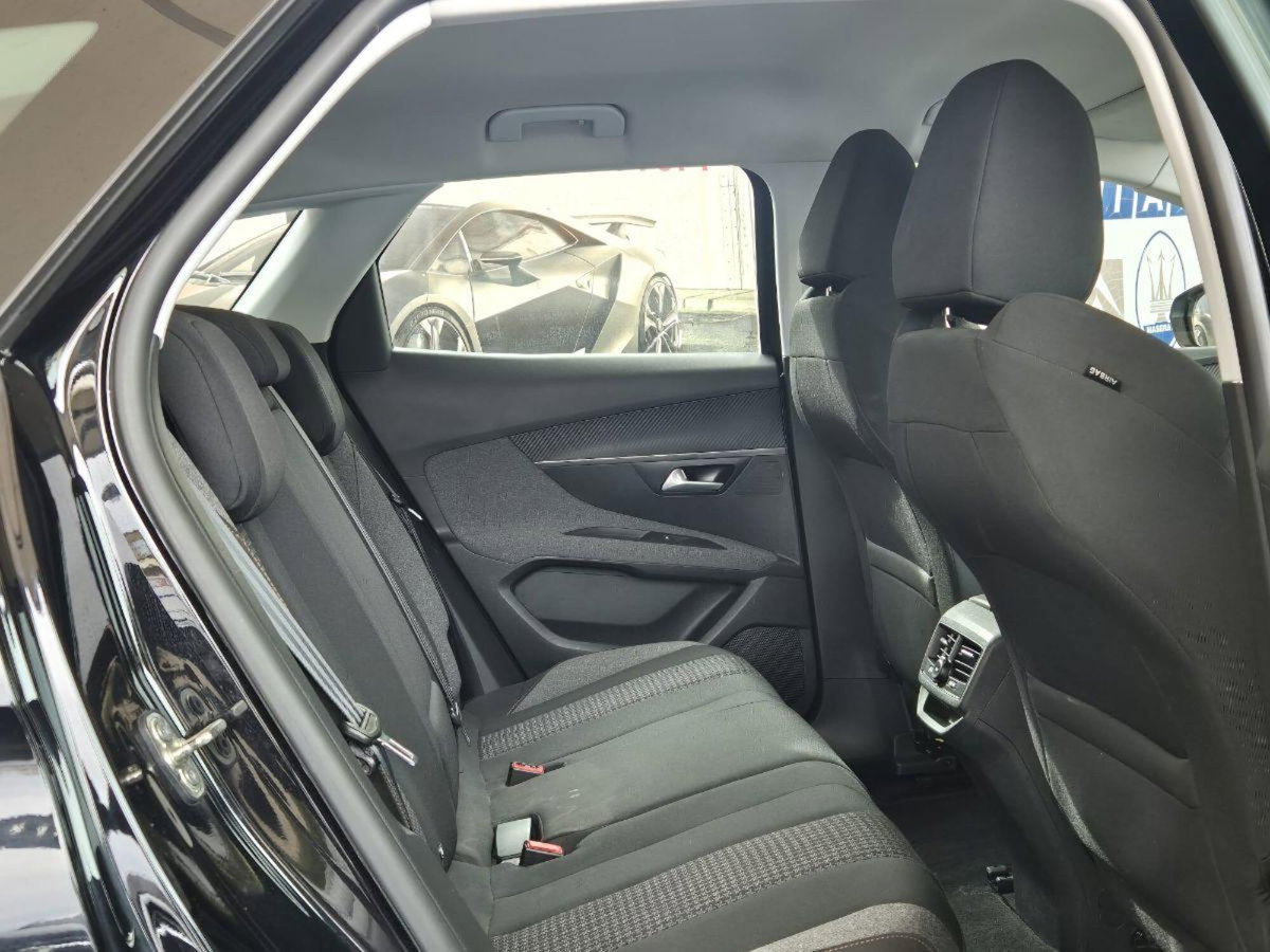 Peugeot 3008 BlueHDi 130 S&S EAT8 Allure Pack (4)
