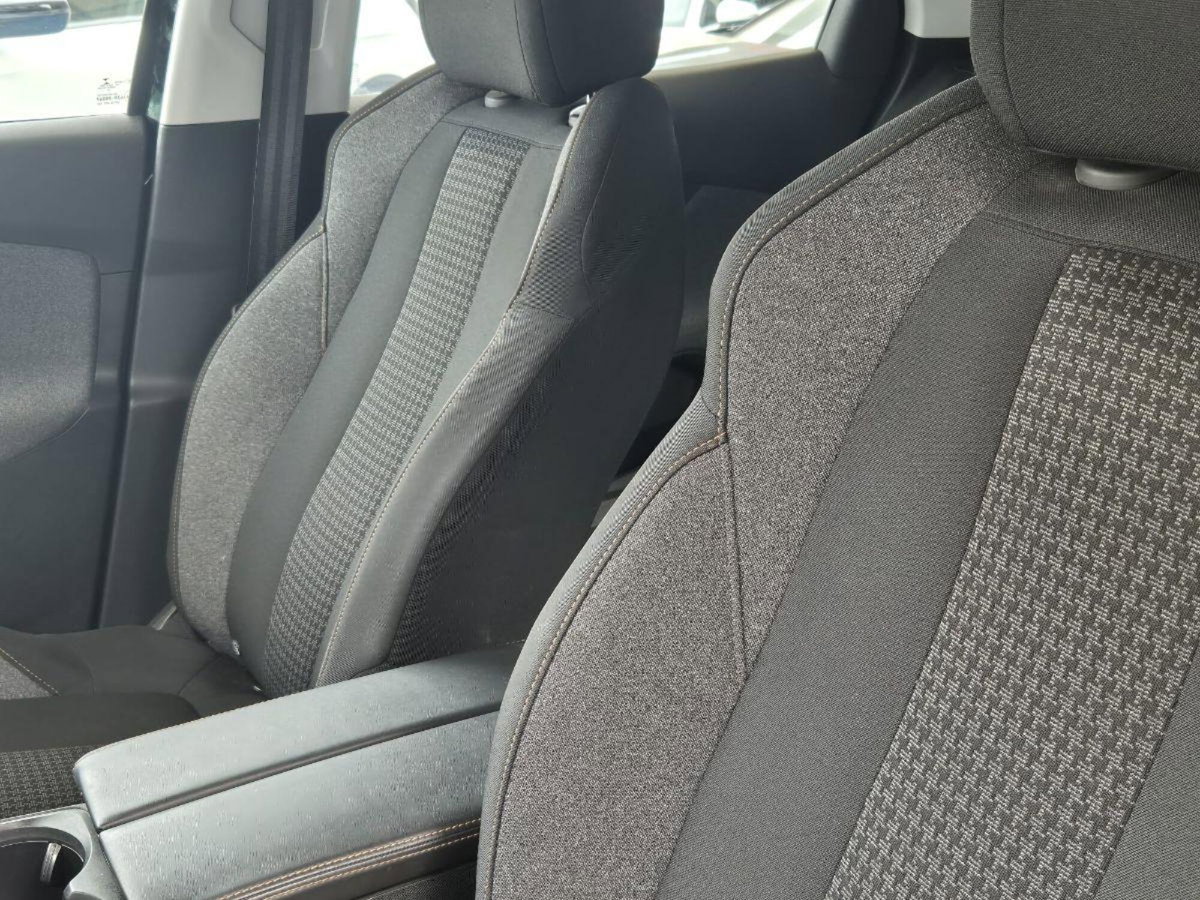 Peugeot 3008 BlueHDi 130 S&S EAT8 Allure Pack (9)
