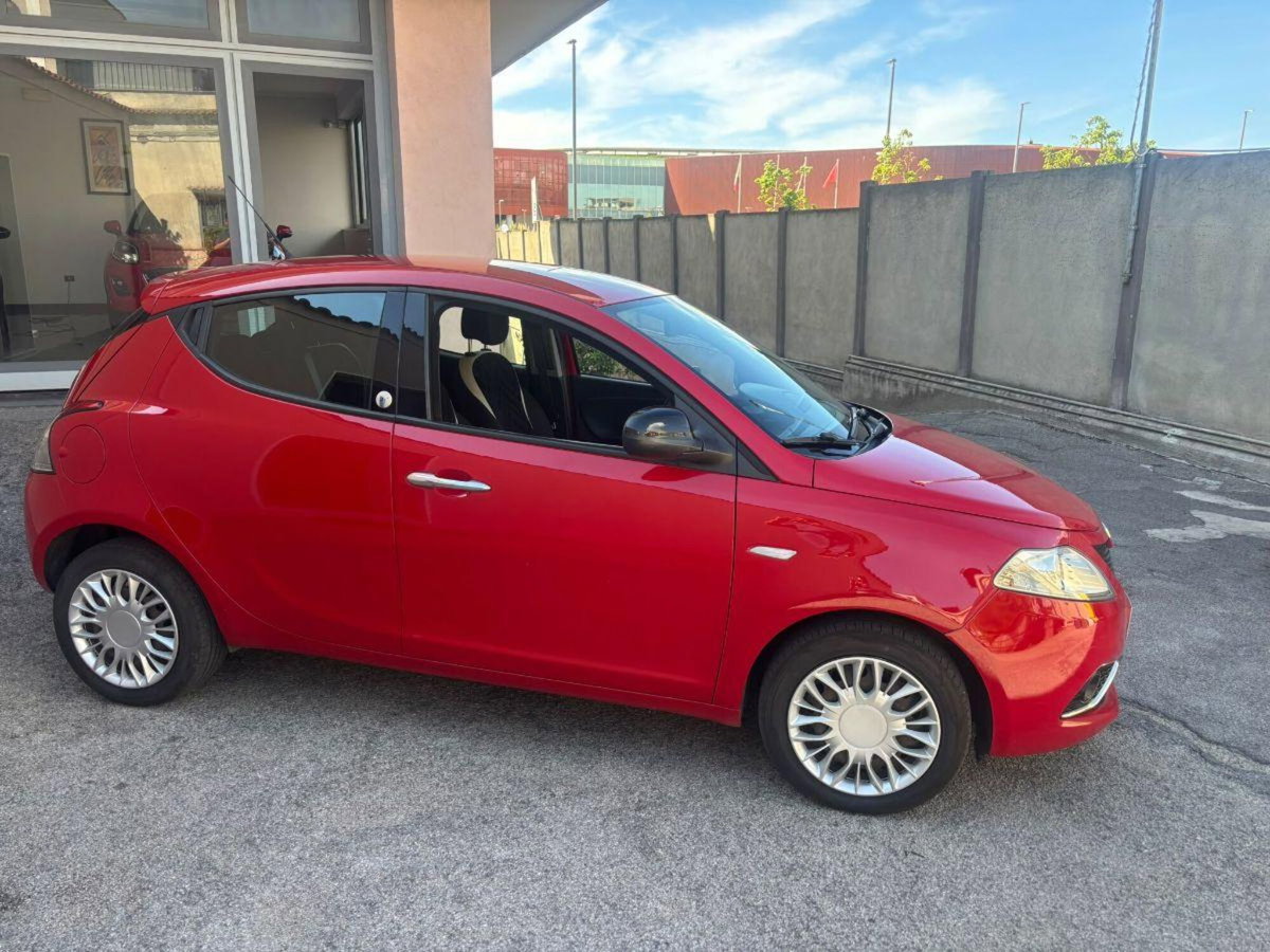 Lancia Ypsilon 1.2 69 CV 5 porte GPL Ecochic Gold