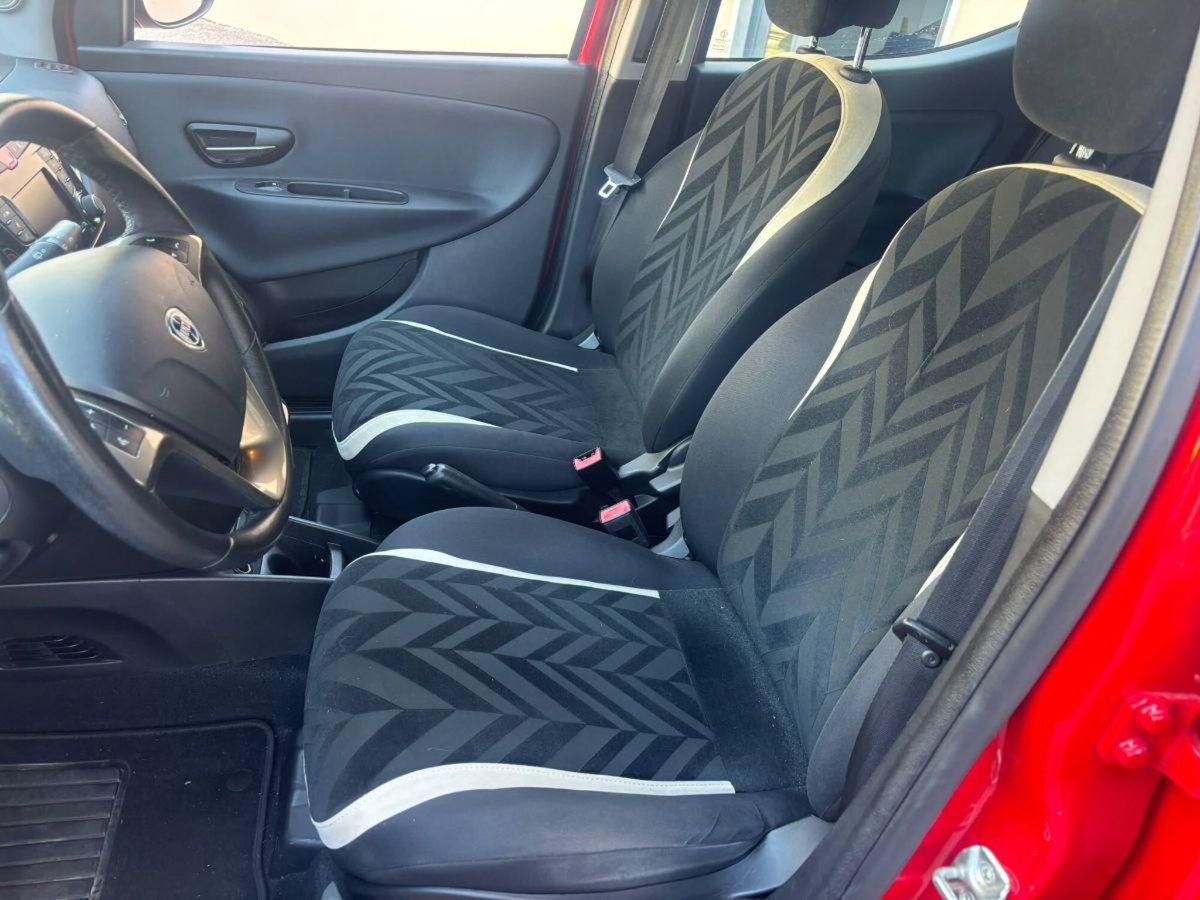 Lancia Ypsilon 1.2 69 CV 5 porte GPL Ecochic Gold (10)