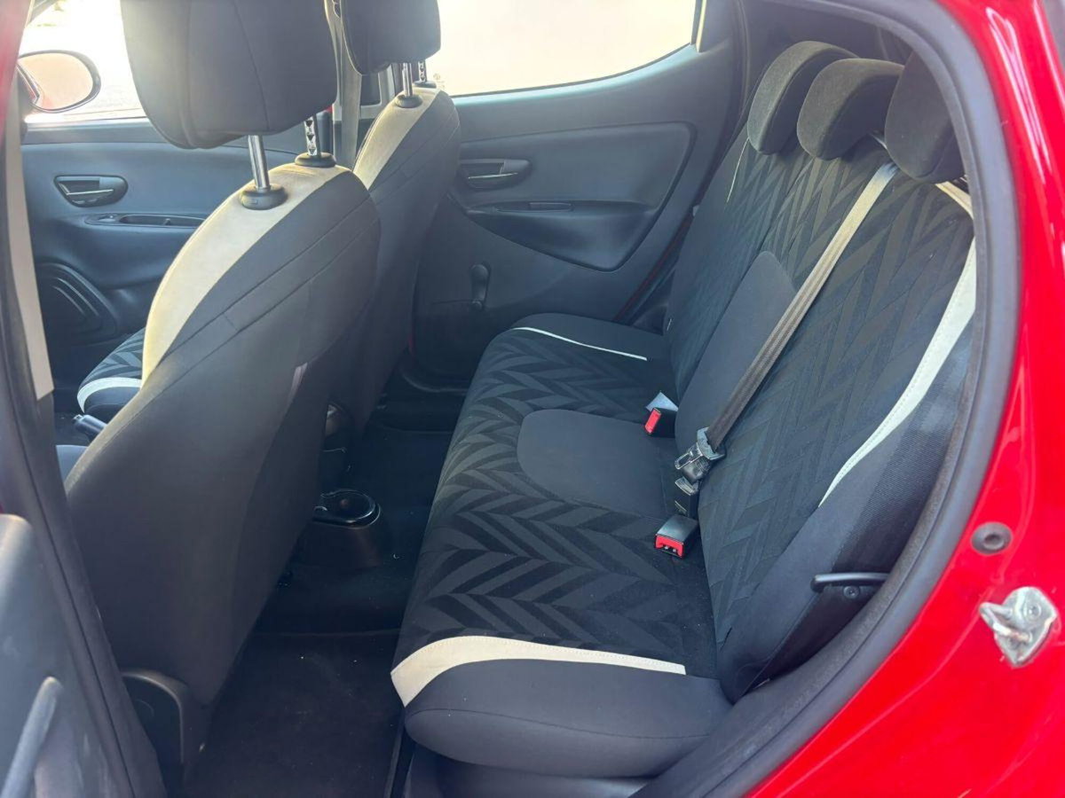 Lancia Ypsilon 1.2 69 CV 5 porte GPL Ecochic Gold (11)