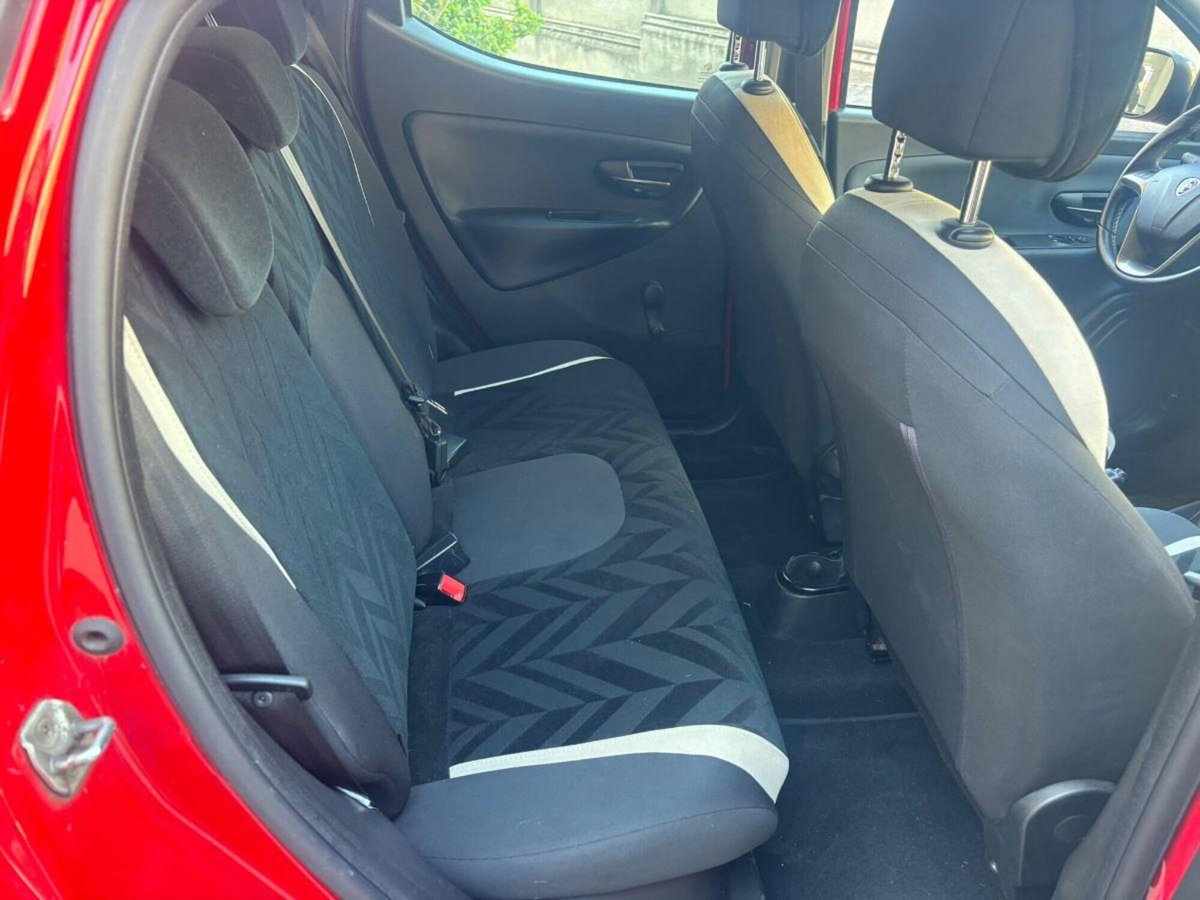 Lancia Ypsilon 1.2 69 CV 5 porte GPL Ecochic Gold (12)