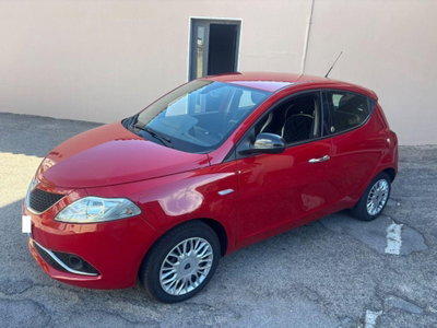 Lancia Ypsilon 1.2 69 CV 5 porte GPL Ecochic Gold (2)