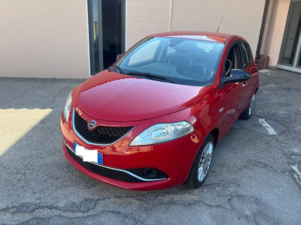 Lancia Ypsilon 1.2 69 CV 5 porte GPL Ecochic Gold (5)