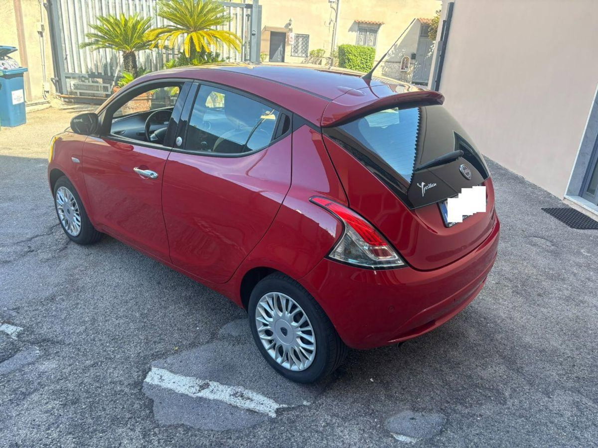 Lancia Ypsilon 1.2 69 CV 5 porte GPL Ecochic Gold (8)