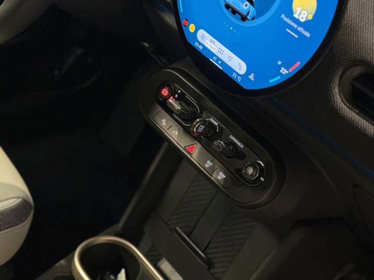 MINI Mini 3p 1.5 C Favoured auto (10)