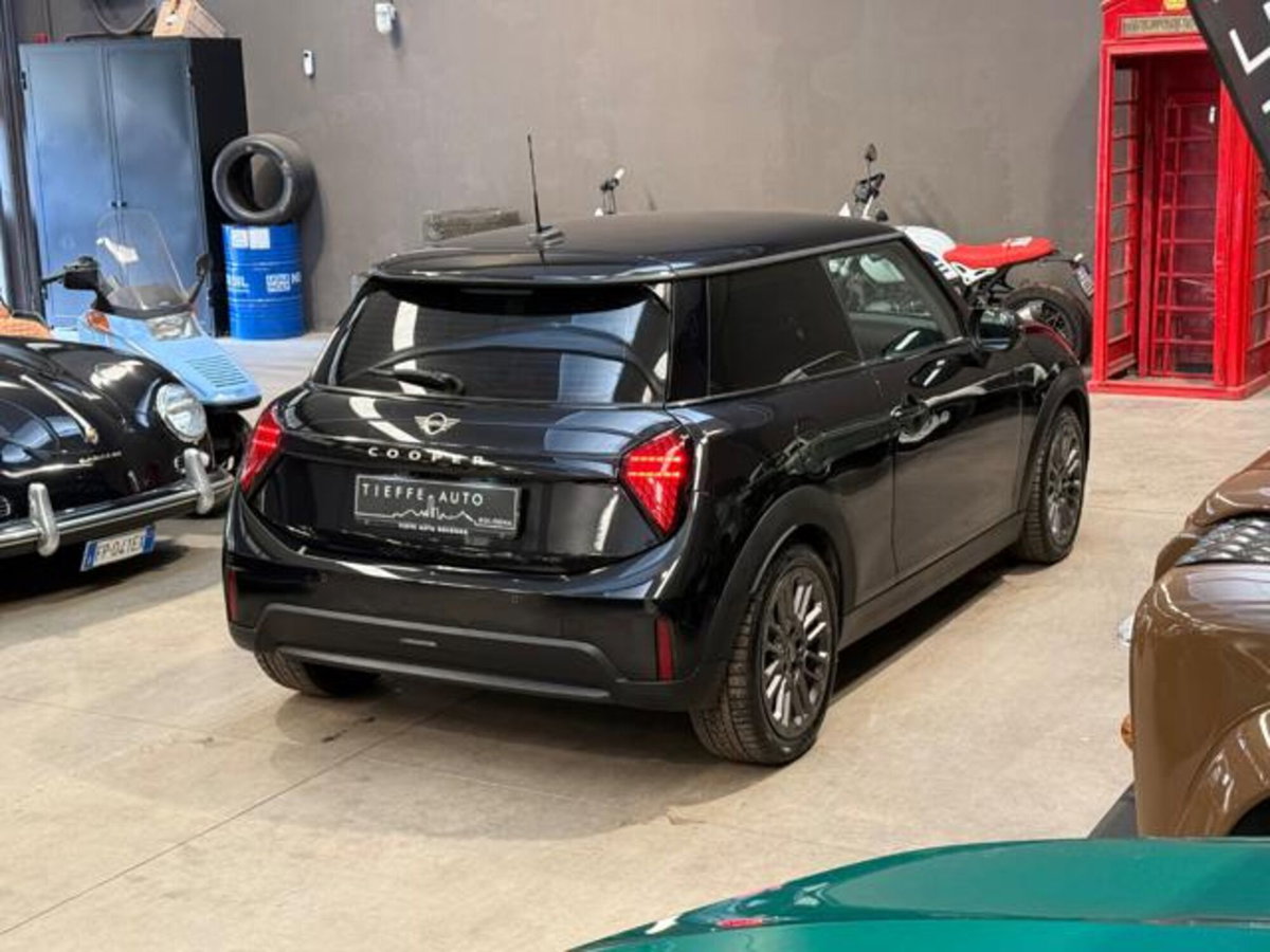 MINI Mini 3p 1.5 C Favoured auto (4)