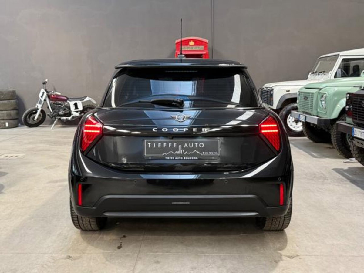MINI Mini 3p 1.5 C Favoured auto (5)