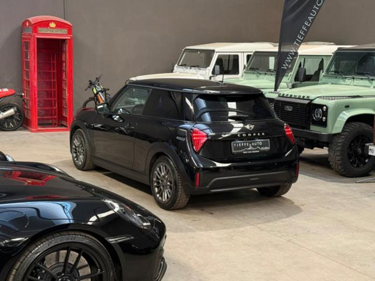 MINI Mini 3p 1.5 C Favoured auto (6)