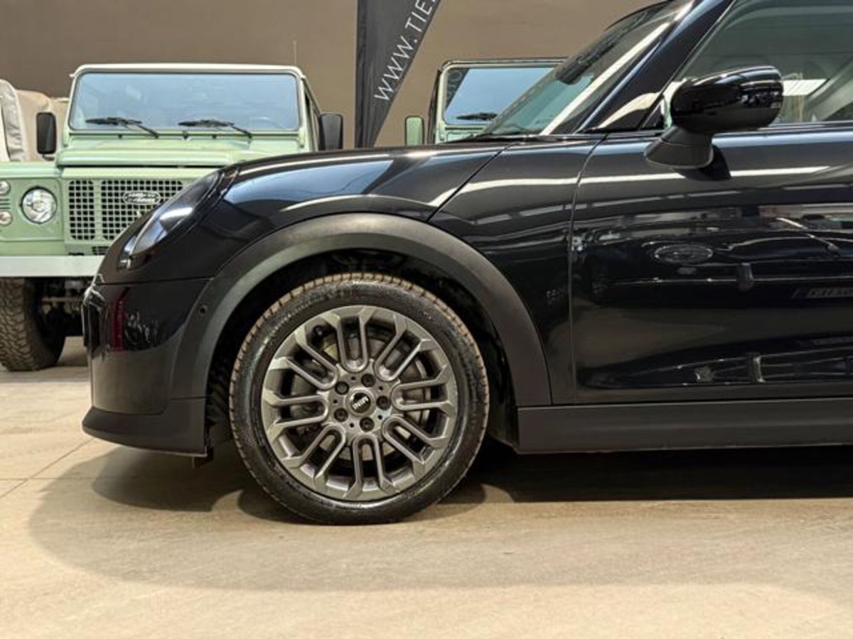 MINI Mini 3p 1.5 C Favoured auto (7)
