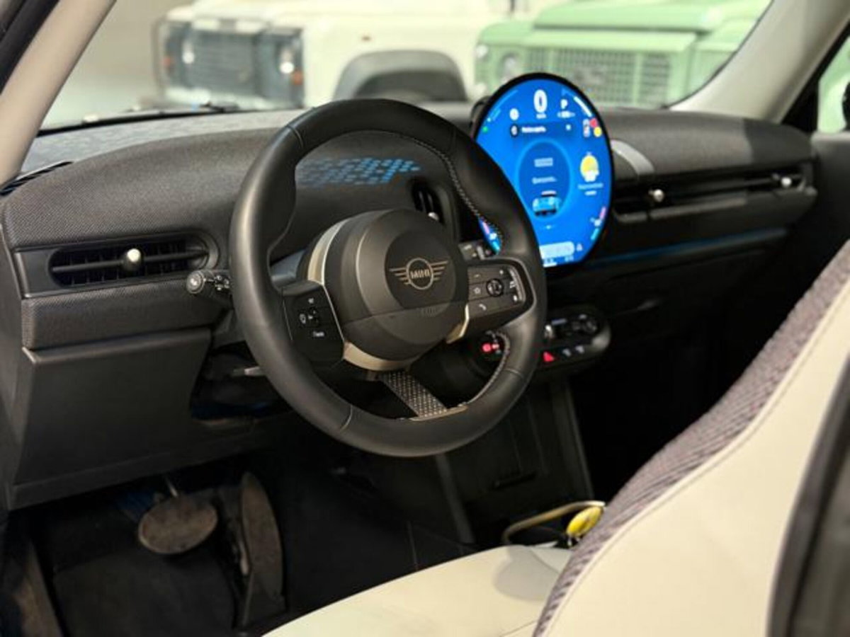 MINI Mini 3p 1.5 C Favoured auto (9)