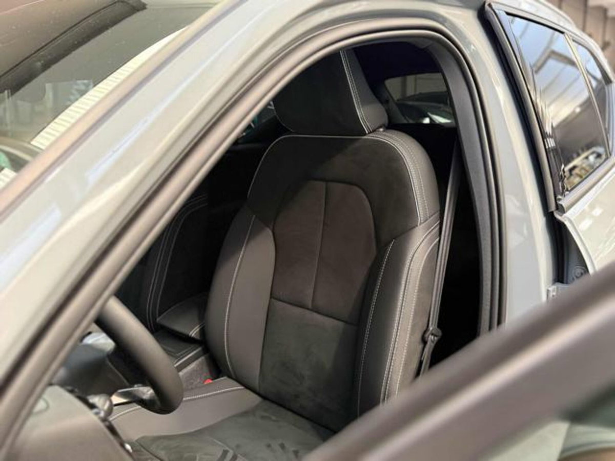 Volvo XC40 T2 automatico Core (11)