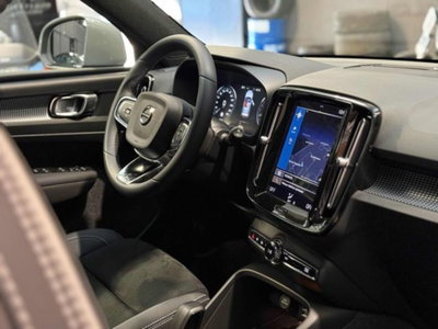 Volvo XC40 T2 automatico Core (13)
