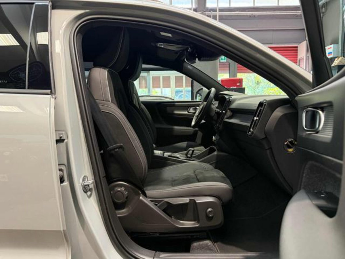 Volvo XC40 T2 automatico Core (15)