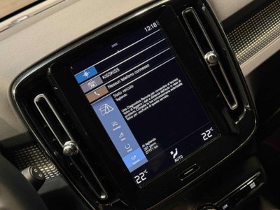 Volvo XC40 T2 automatico Core (19)