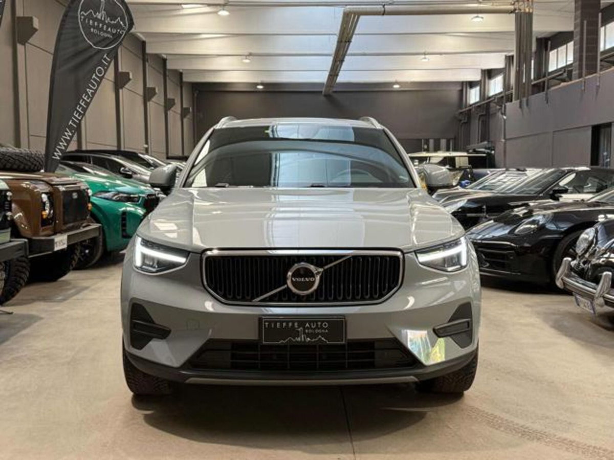 Volvo XC40 T2 automatico Core (2)