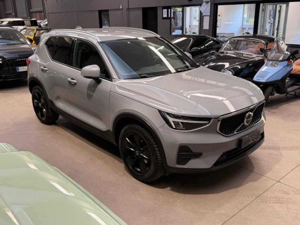 Volvo XC40 T2 automatico Core (3)