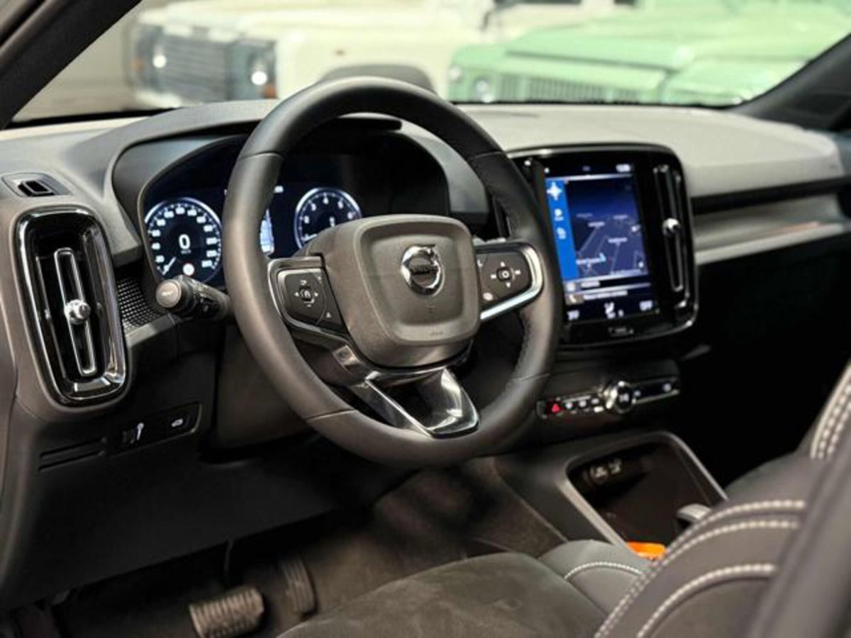 Volvo XC40 T2 automatico Core (9)