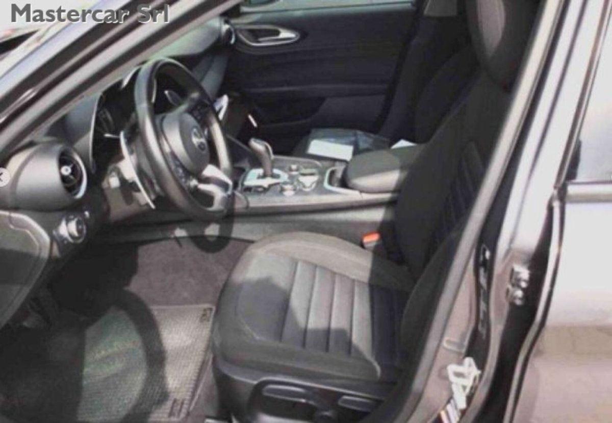 Alfa Romeo Giulia 2.2 Turbodiesel 160 CV AT8 Sprint (2)