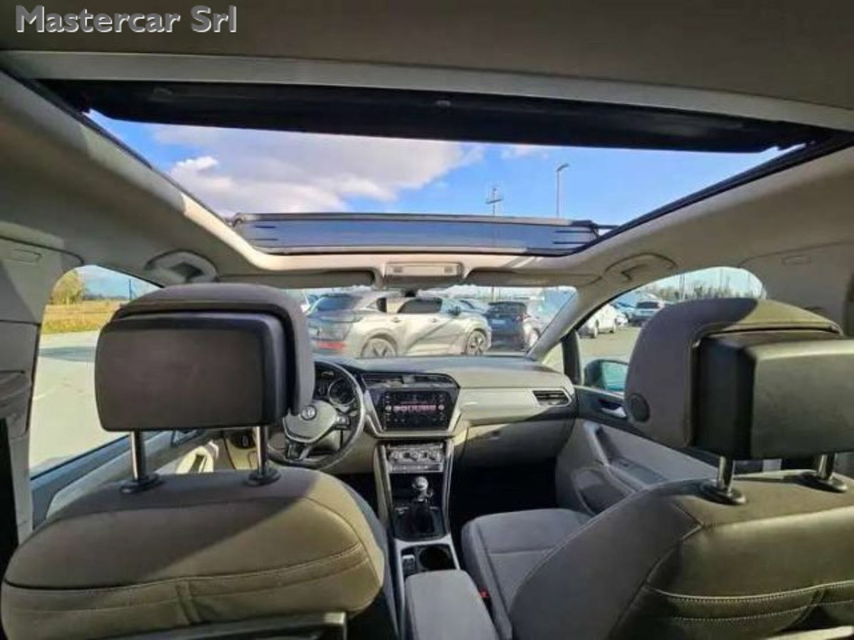 Volkswagen Touran 2.0 tdi Business dsg (12)