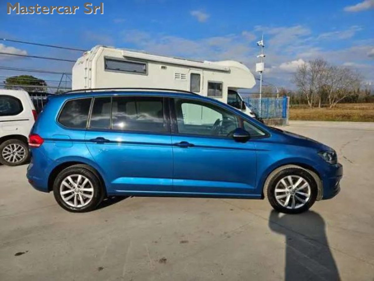 Volkswagen Touran 2.0 tdi Business dsg (8)