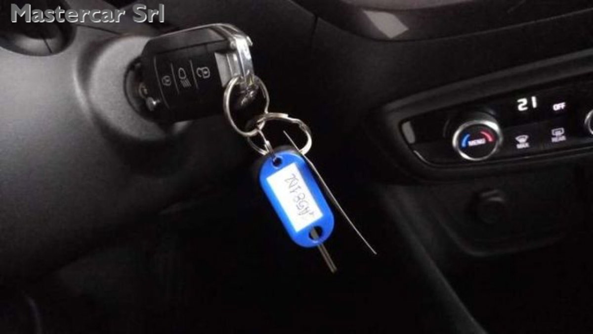 Opel Crossland X 1.2 12V Innovation (14)