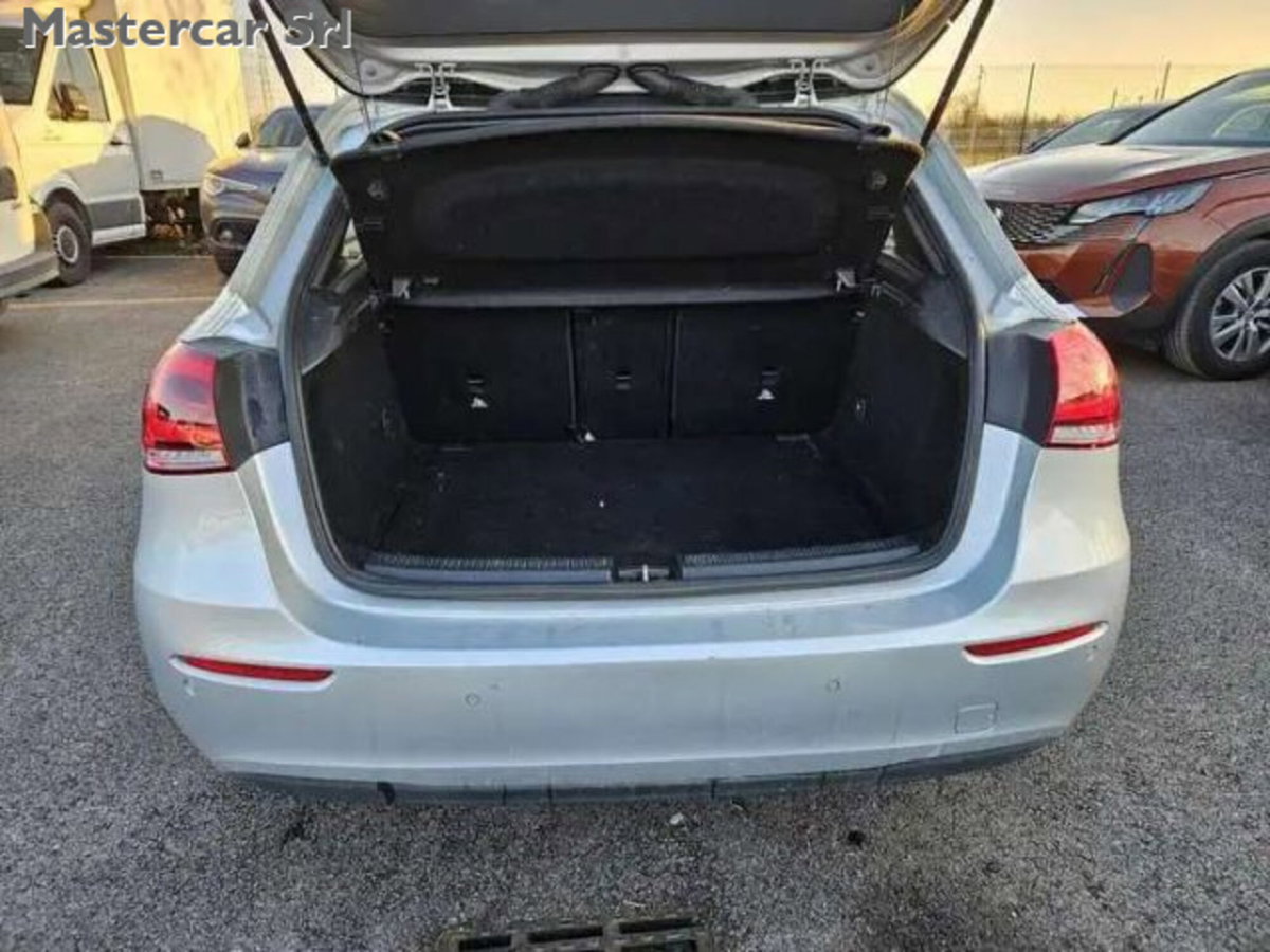 Mercedes-Benz Classe A 180 d AMG Line Premium Plus auto (14)