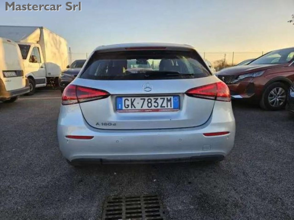 Mercedes-Benz Classe A 180 d AMG Line Premium Plus auto (4)