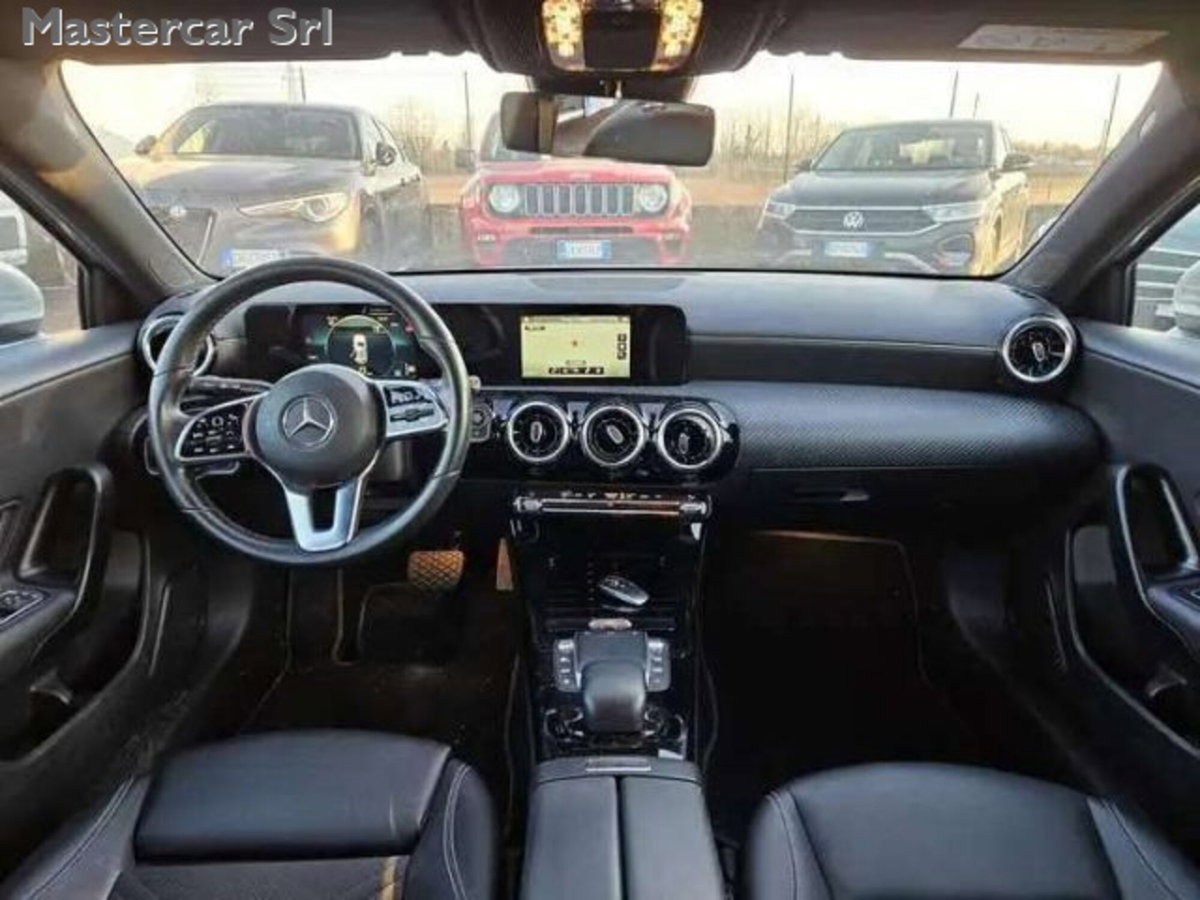 Mercedes-Benz Classe A 180 d AMG Line Premium Plus auto (9)