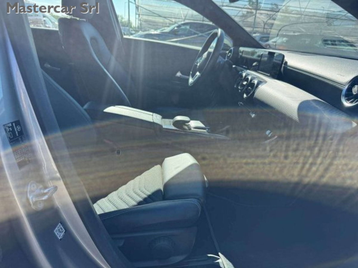 Mercedes-Benz Classe A 250 e phev Advanced auto (11)