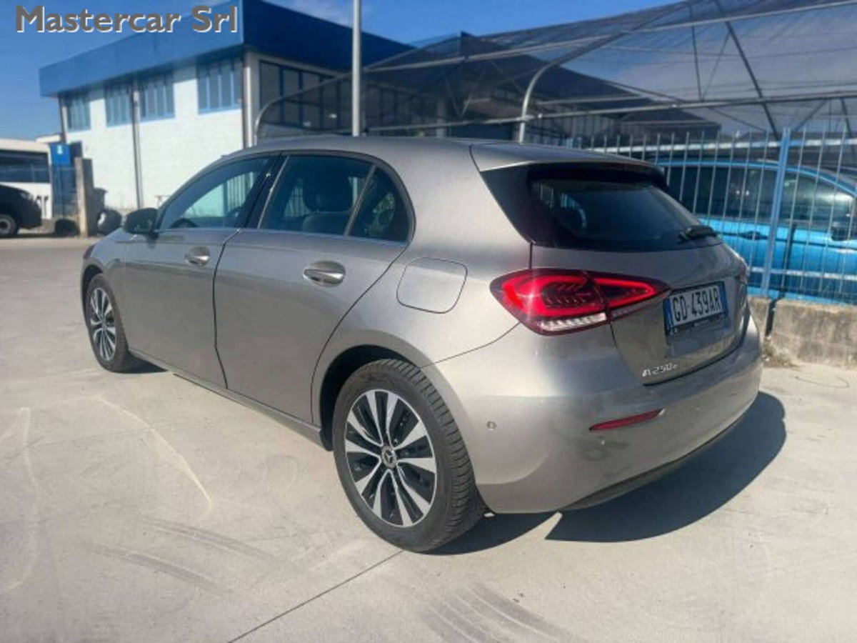 Mercedes-Benz Classe A 250 e phev Advanced auto (9)