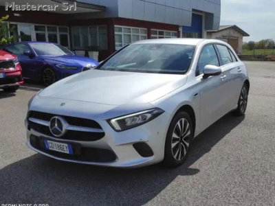 Mercedes-Benz Classe A 250 e phev Business Extra auto (2)