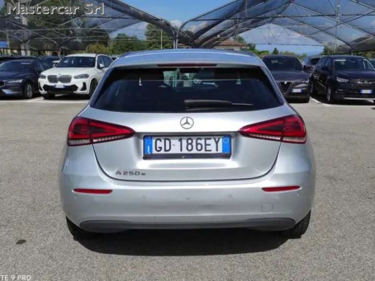 Mercedes-Benz Classe A 250 e phev Business Extra auto (5)