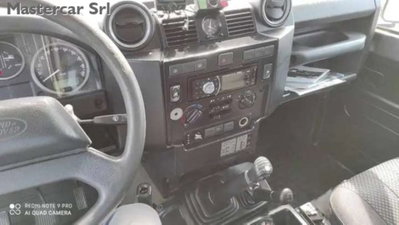 Land Rover Defender 90 2.2 TD4 S.W. E Pack Expedition N1 (11)
