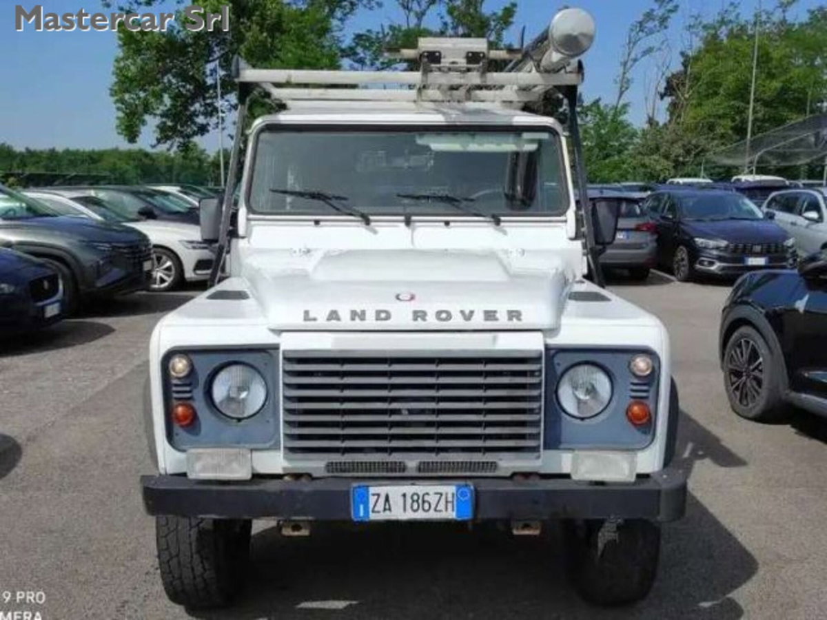 Land Rover Defender 90 2.2 TD4 S.W. E Pack Expedition N1 (9)