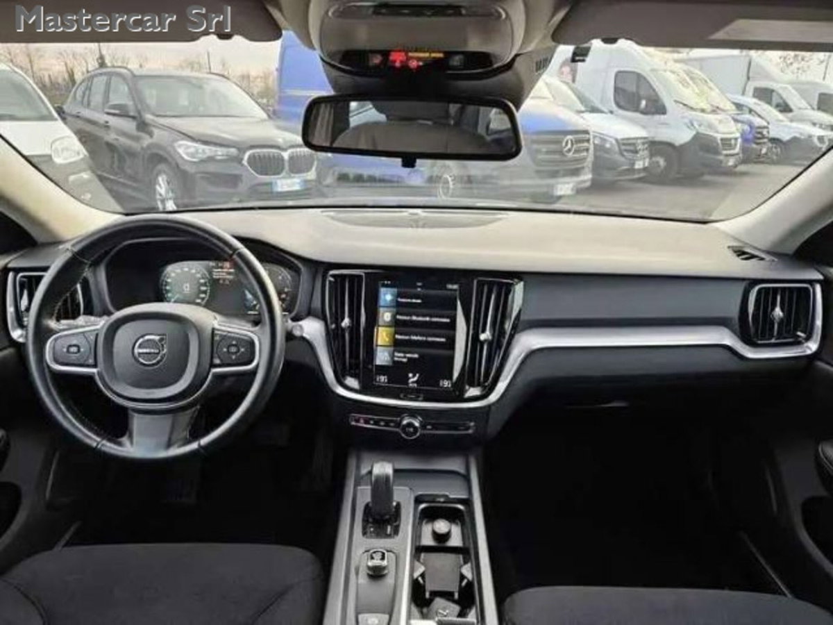 Volvo V60 2.0 b4 Essential auto (12)