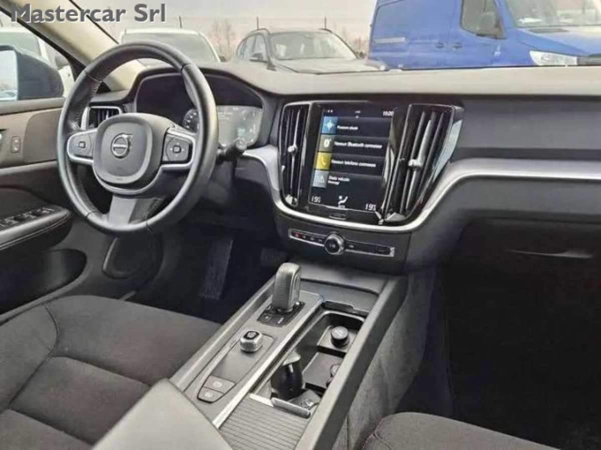 Volvo V60 2.0 b4 Essential auto (13)