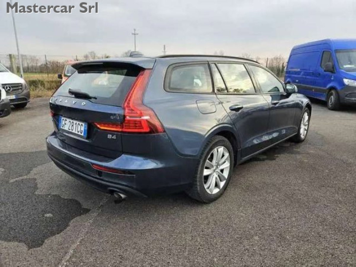 Volvo V60 2.0 b4 Essential auto (6)