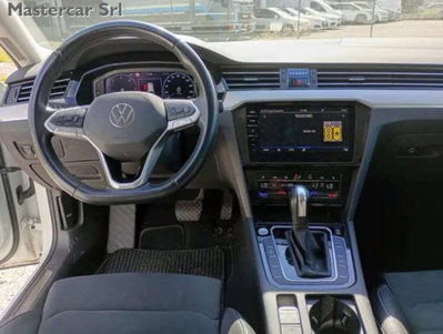 Volkswagen Passat Variant 2.0 TDI SCR 200 CV 4MOTION DSG Executive (14)