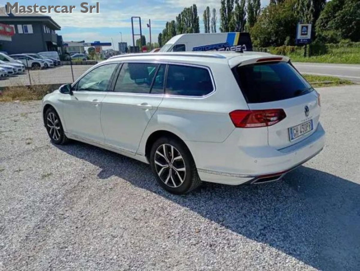 Volkswagen Passat Variant 2.0 TDI SCR 200 CV 4MOTION DSG Executive (3)