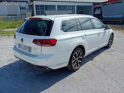 Volkswagen Passat Variant 2.0 TDI SCR 200 CV 4MOTION DSG Executive (5)