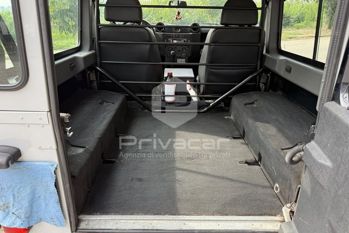 Land Rover Defender 90 2.4 TD4 Pick Up S (15)