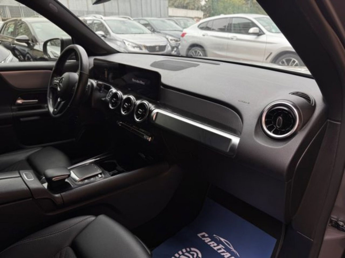 Mercedes-Benz GLB 180 d Automatic Business (12)