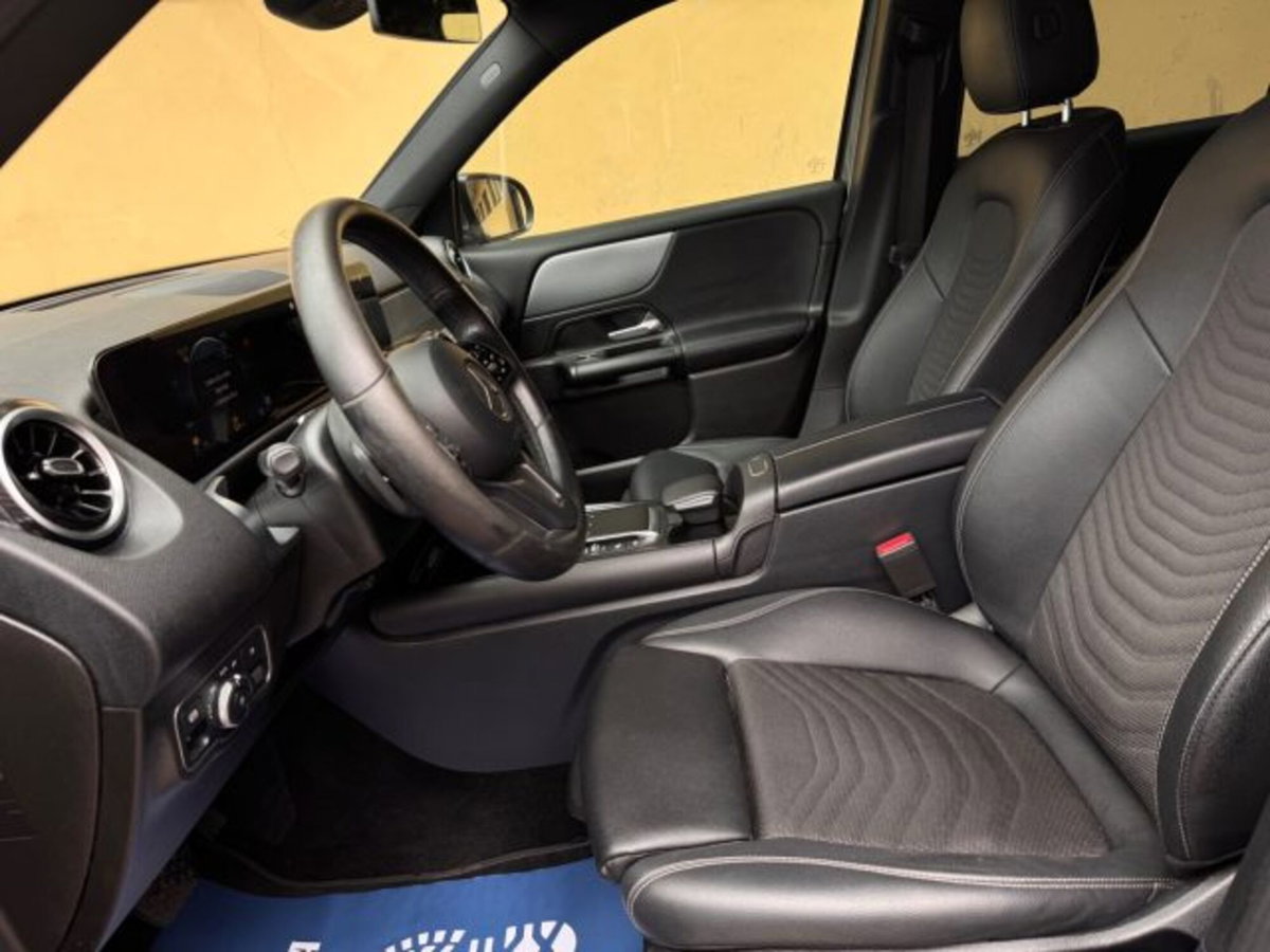 Mercedes-Benz GLB 180 d Automatic Business (14)