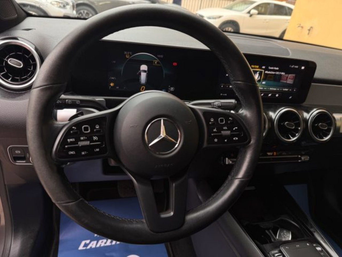 Mercedes-Benz GLB 180 d Automatic Business (15)