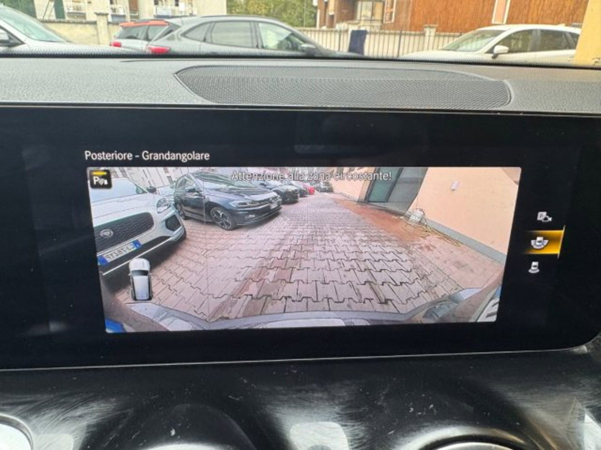 Mercedes-Benz GLB 180 d Automatic Business (16)