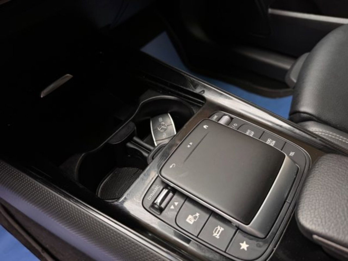 Mercedes-Benz GLB 180 d Automatic Business (17)