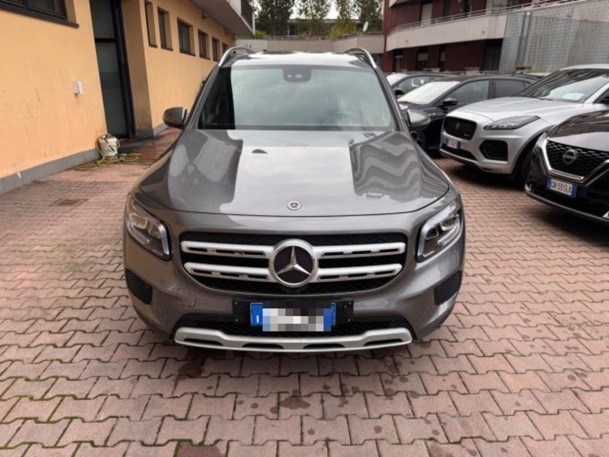 Mercedes-Benz GLB 180 d Automatic Business (2)